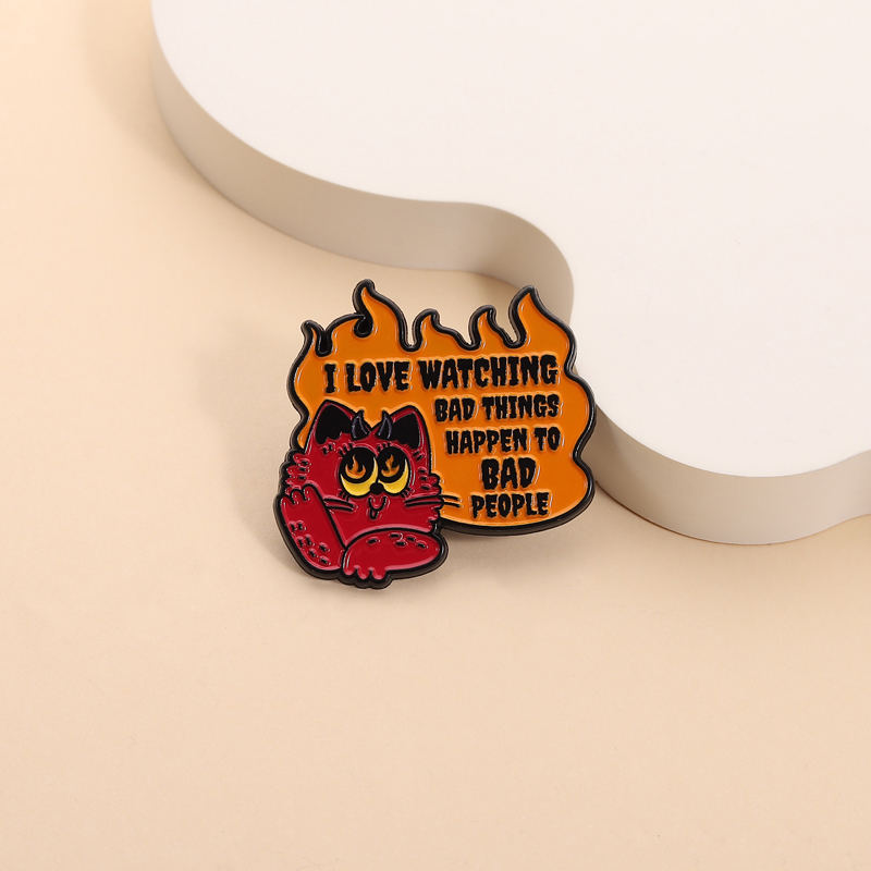 Broches en émail chat maléfiqu - Zoe Jewelry Watches avis et prix