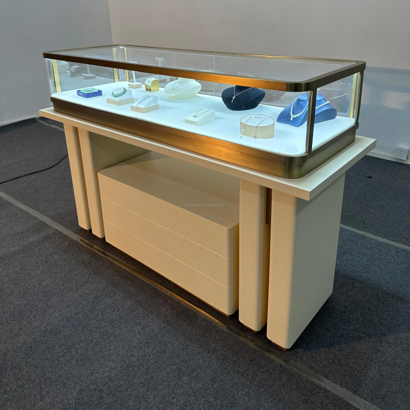 Vitrine de présentation de mon - Jewelry And Watches Stores avis et prix
