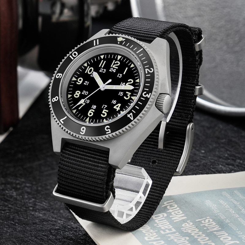 Watchdives WD1972 montre à Qua - Jewelry And Watches Box avis et prix
