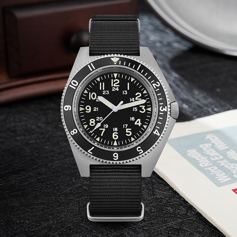 Watchdives WD1972 montre à Qua - Jewelry And Watches Box avis et prix